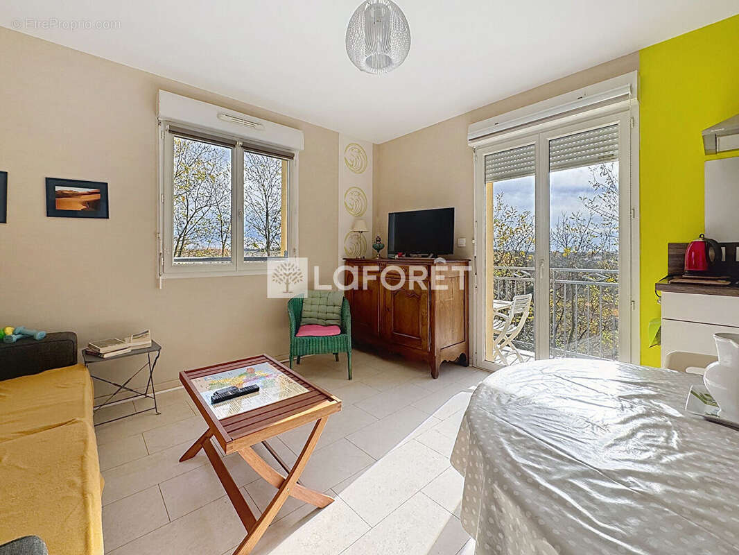 Appartement à ARS-SUR-FORMANS