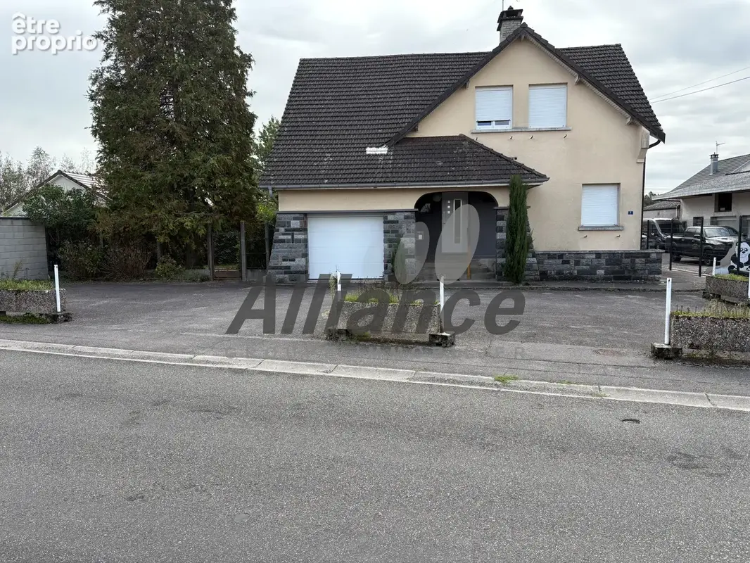 Photo Maison à Saint-Sauveur au prix de 204 000€