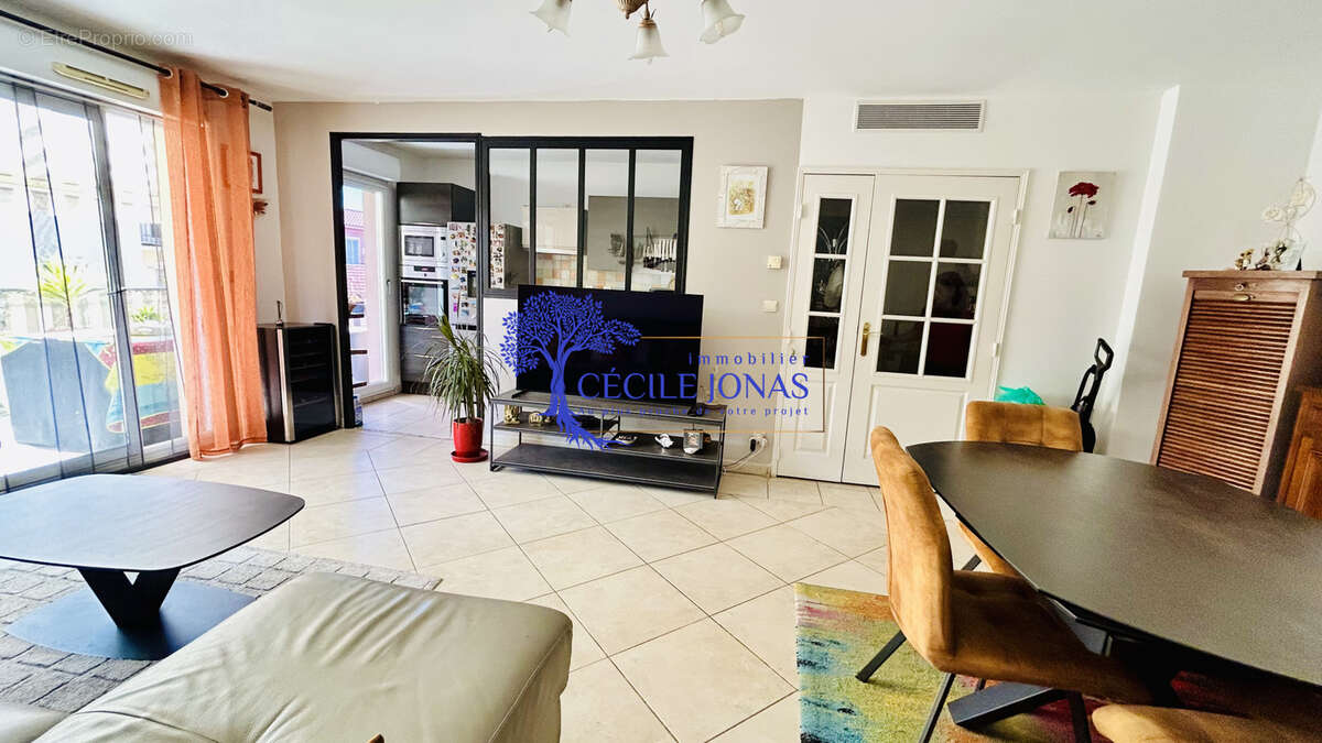 Appartement à CARQUEIRANNE