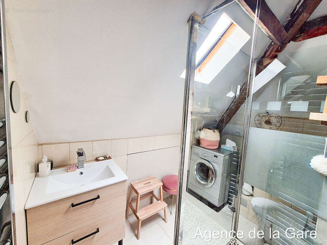 Appartement à SARTROUVILLE