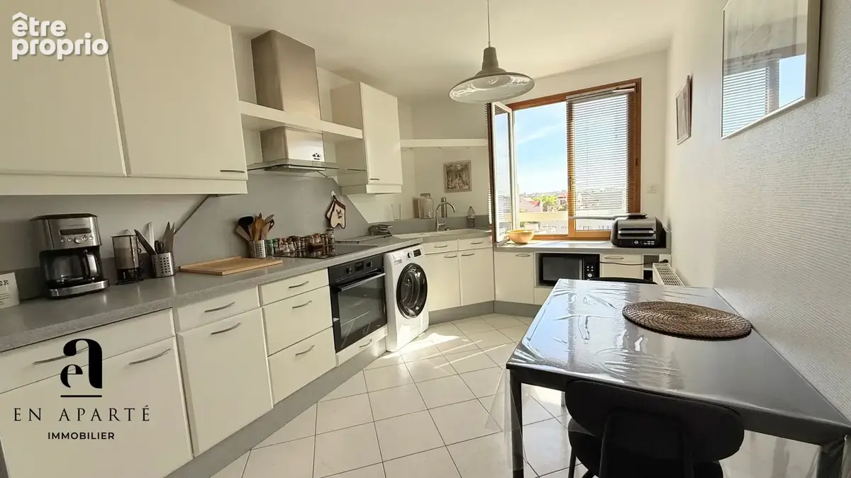 Coup de cœur : Duplex T3 en dernier étage avec terrasse tropézienne, garage double et cave. - photo 3