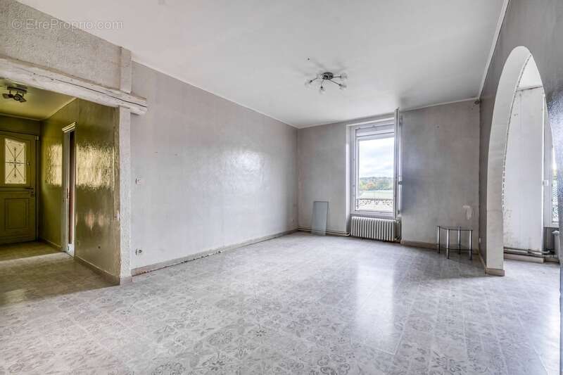 Maison à LIZY-SUR-OURCQ