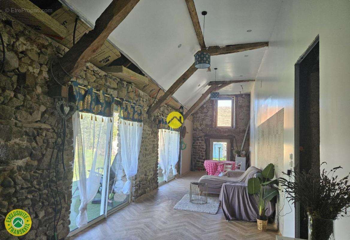 Maison à BIZENEUILLE