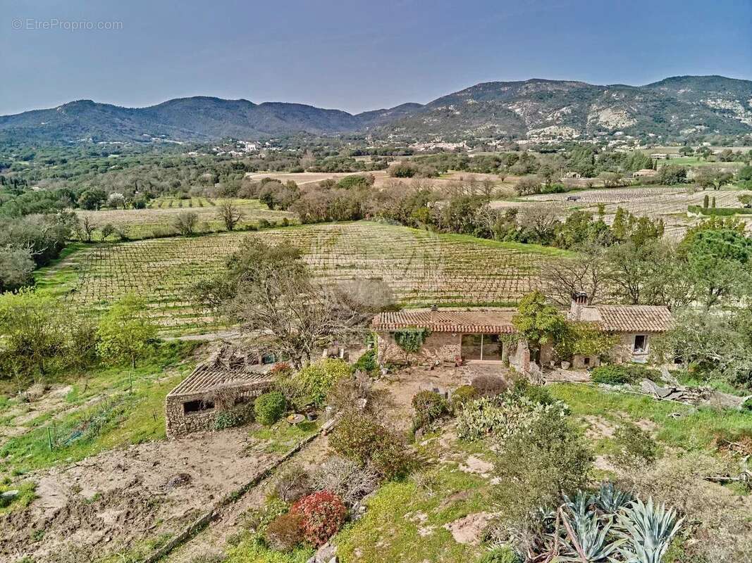 Maison à PLAN-DE-LA-TOUR