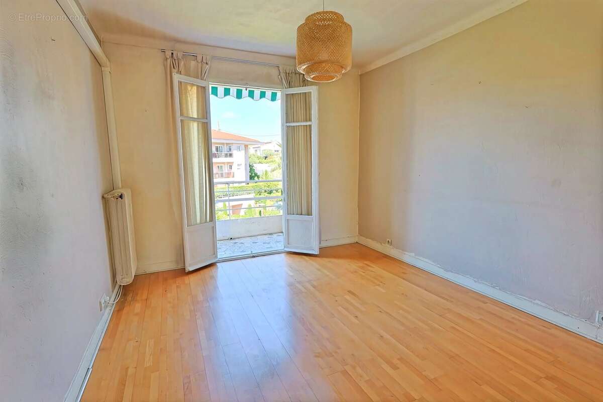Antibes – Vue Mer Exceptionnelle  3 Pièces 58 m² Traversant - photo 8