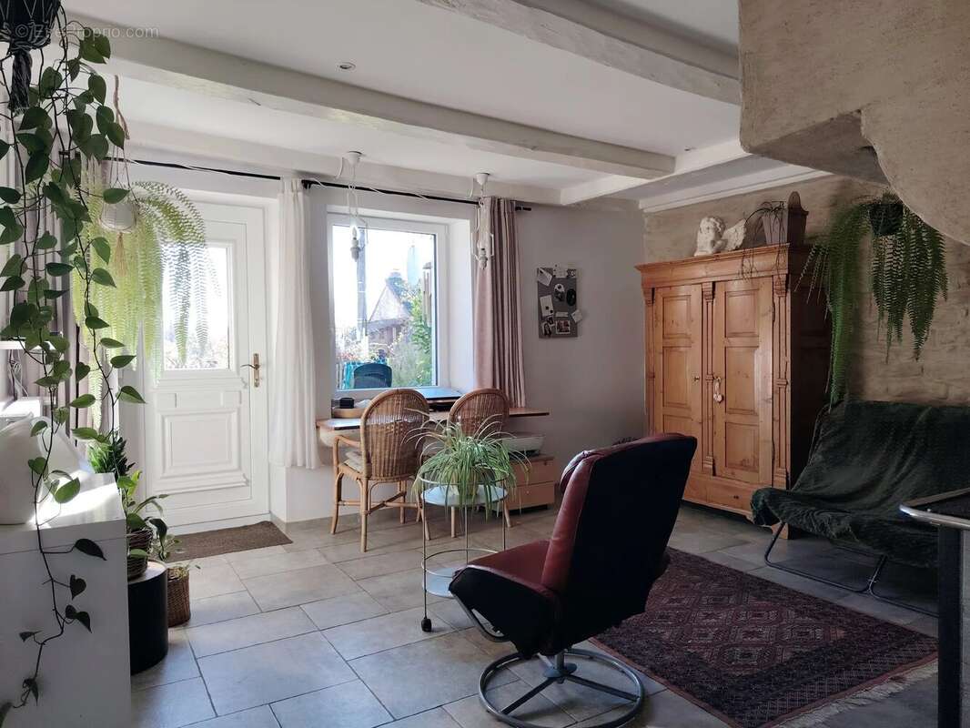 Maison à LA BASSE-VAIVRE