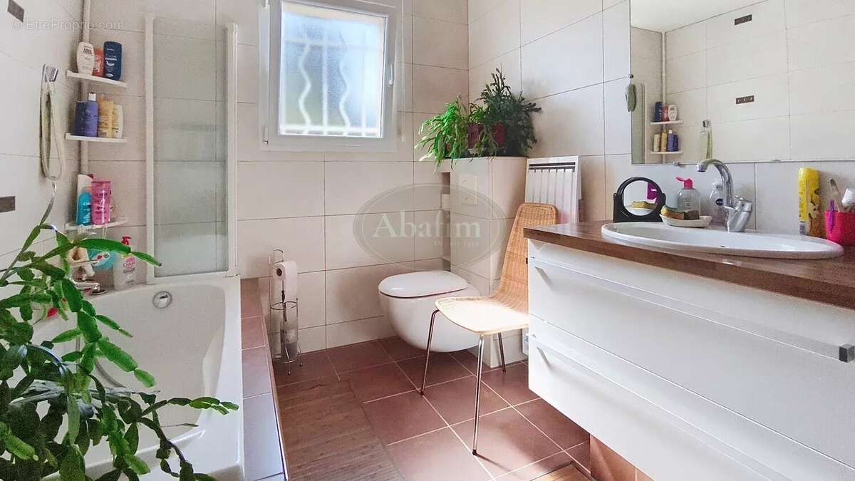 Maison à VILLENEUVE-DE-RIVIERE