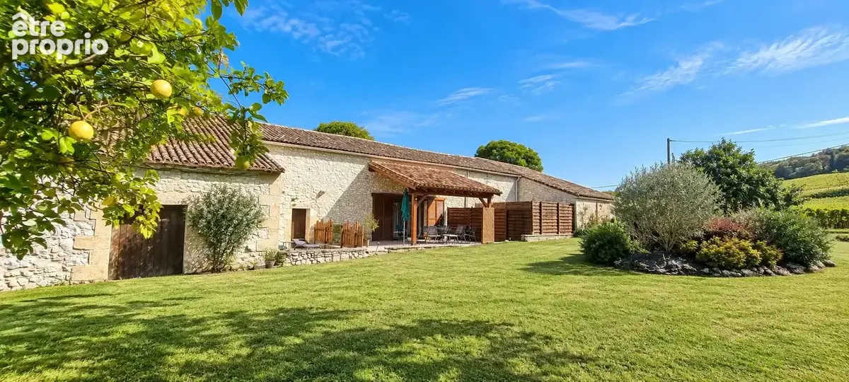 Exclusivite : authentique ensemble immobilier sur 5831 m² de terrain . - photo 19