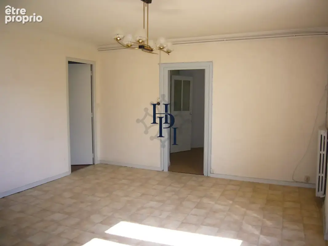 St Affrique, appartement T3 en deuxième étage. - photo 6