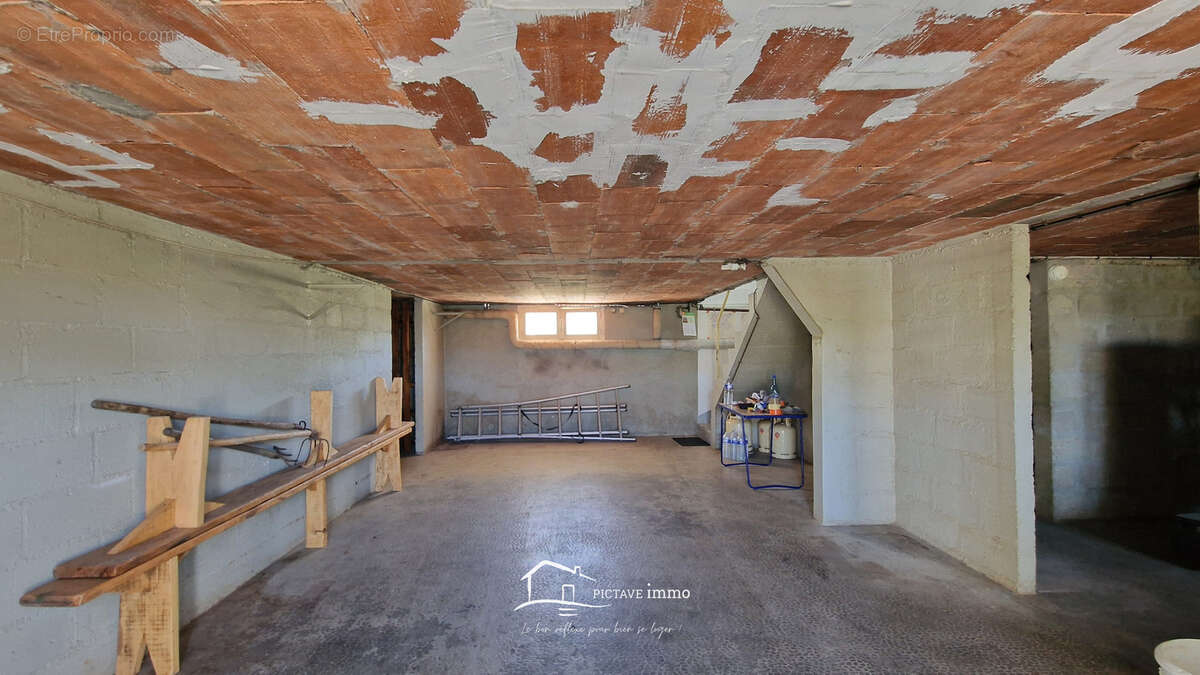 Pavillon indépendant avec sous-sol complet et jardin de 1 076 m2 à Lusignan - photo 9