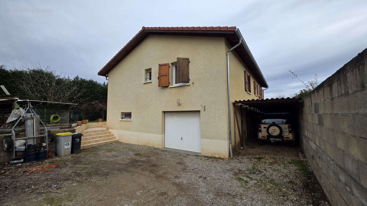 Maison à CHARVIEU-CHAVAGNEUX