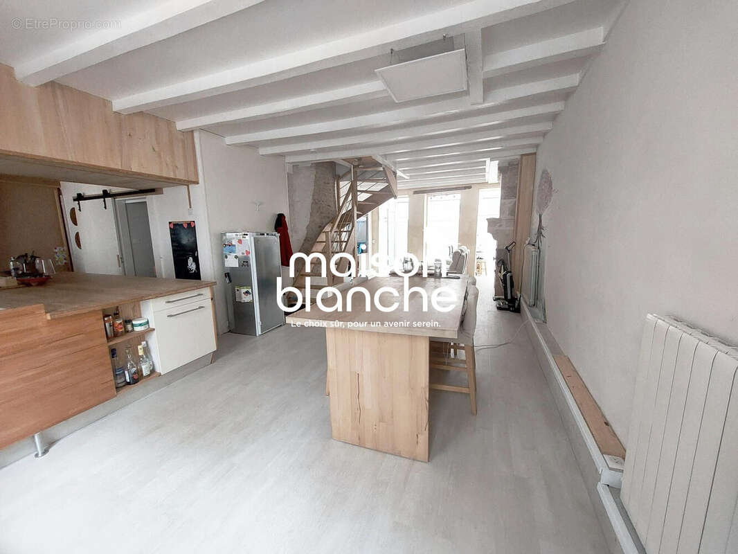 Maison 139 m² à Saint-Maixent-L'ecole  - photo 2