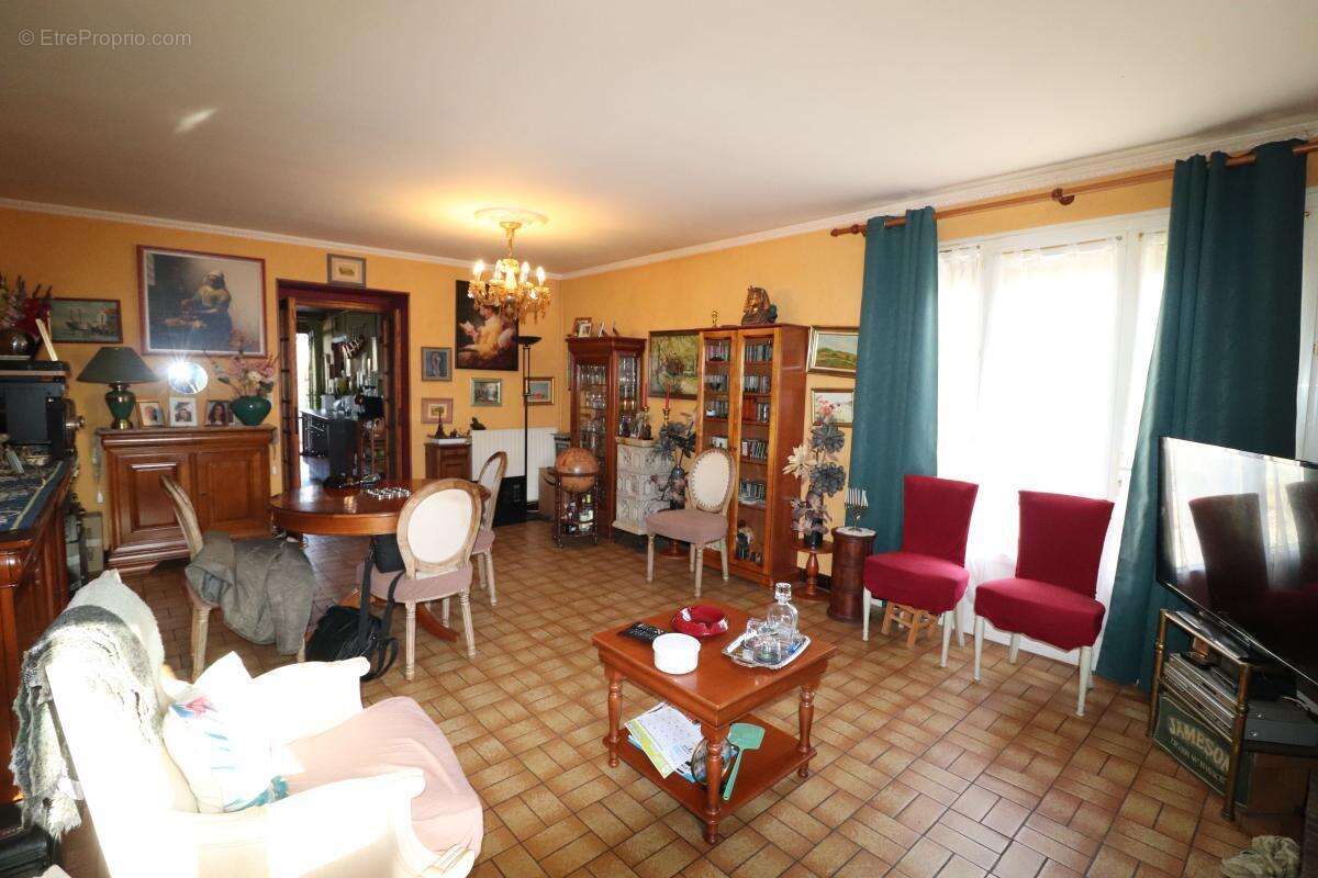 Maison à NEUVY-SUR-LOIRE