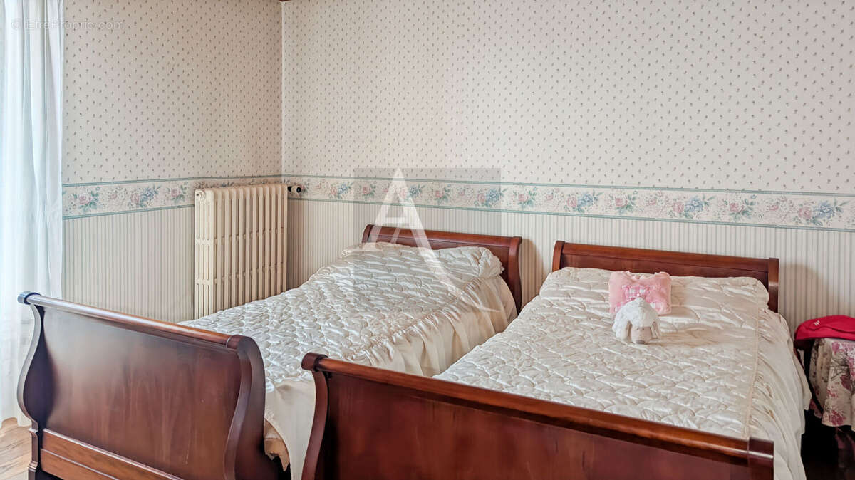 Maison à BLANQUEFORT-SUR-BRIOLANCE