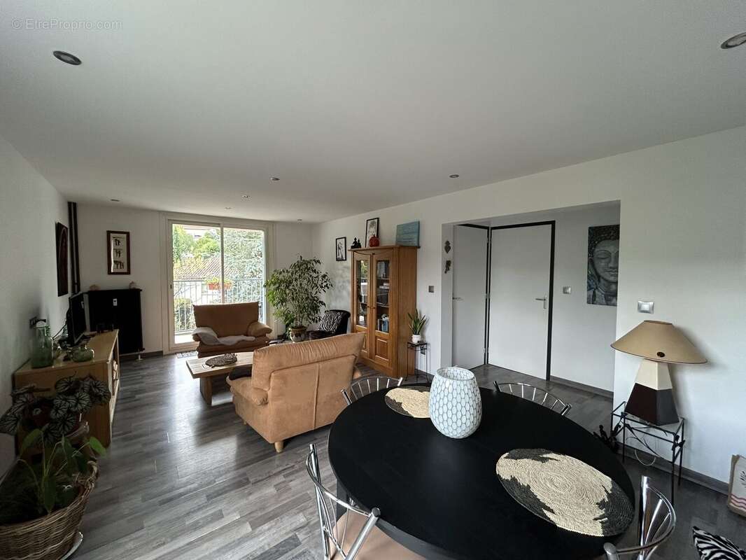 Appartement à PRIVAS