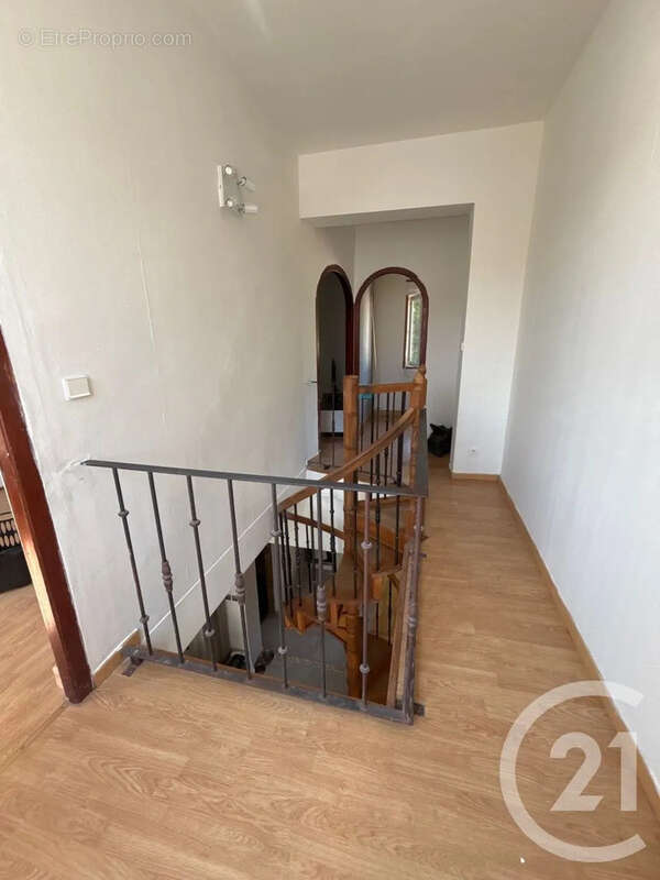 Maison 100 m² à Saint-Quentin  - photo 7