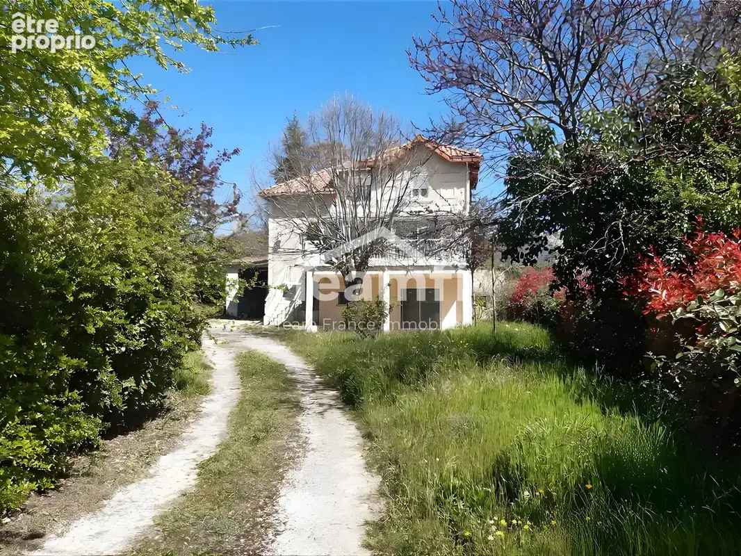 Photo Maison à Millau au prix de 327 000€
