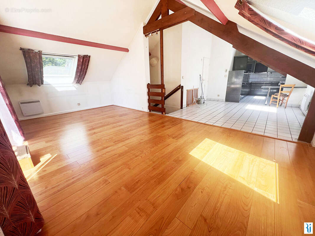 Appartement à MONT-SAINT-AIGNAN