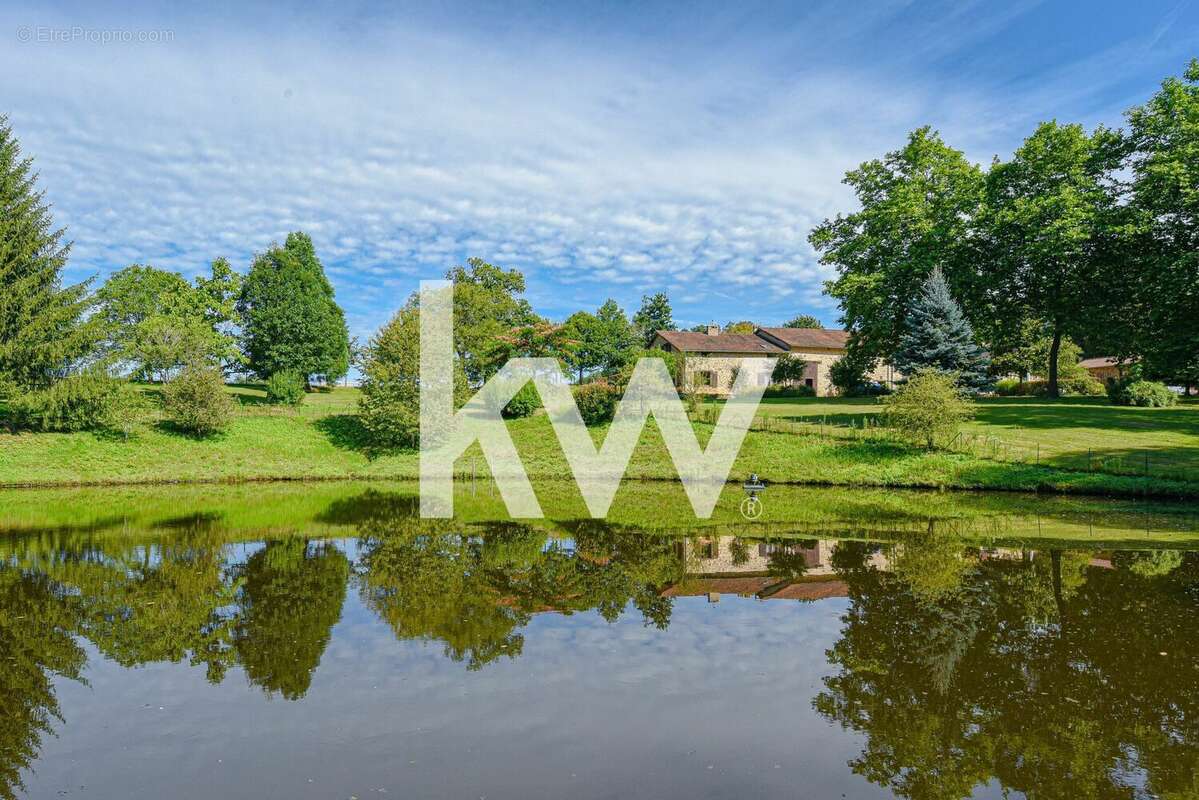 Maison à BUSSIERE-GALANT