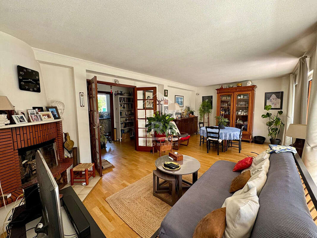 Appartement à COMBS-LA-VILLE