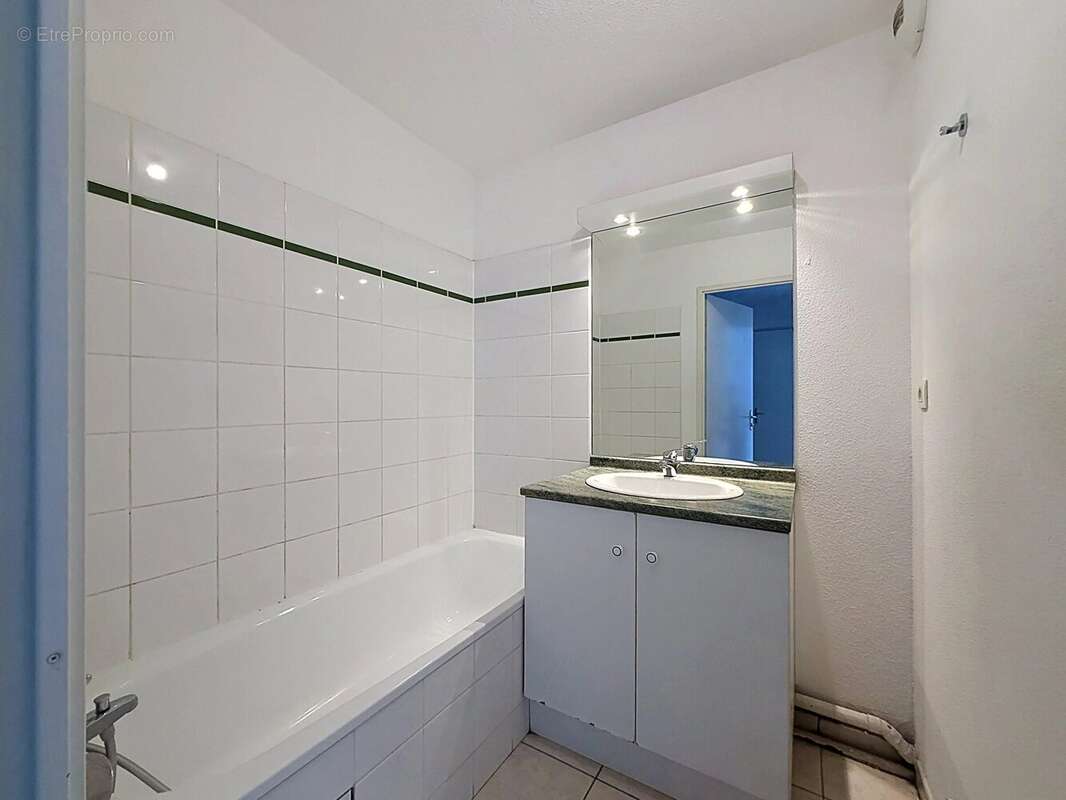 AUCH- T2 de 38m² avec balcon et place de parking - photo 8