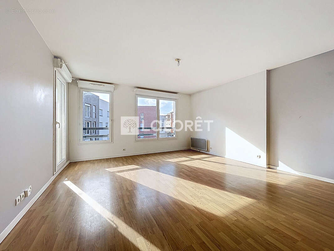 Appartement à COMBS-LA-VILLE