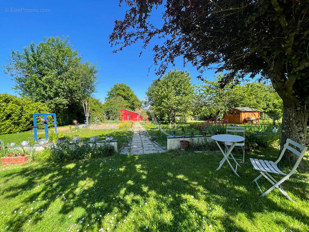 Maison à FAVEROLLES-SUR-CHER