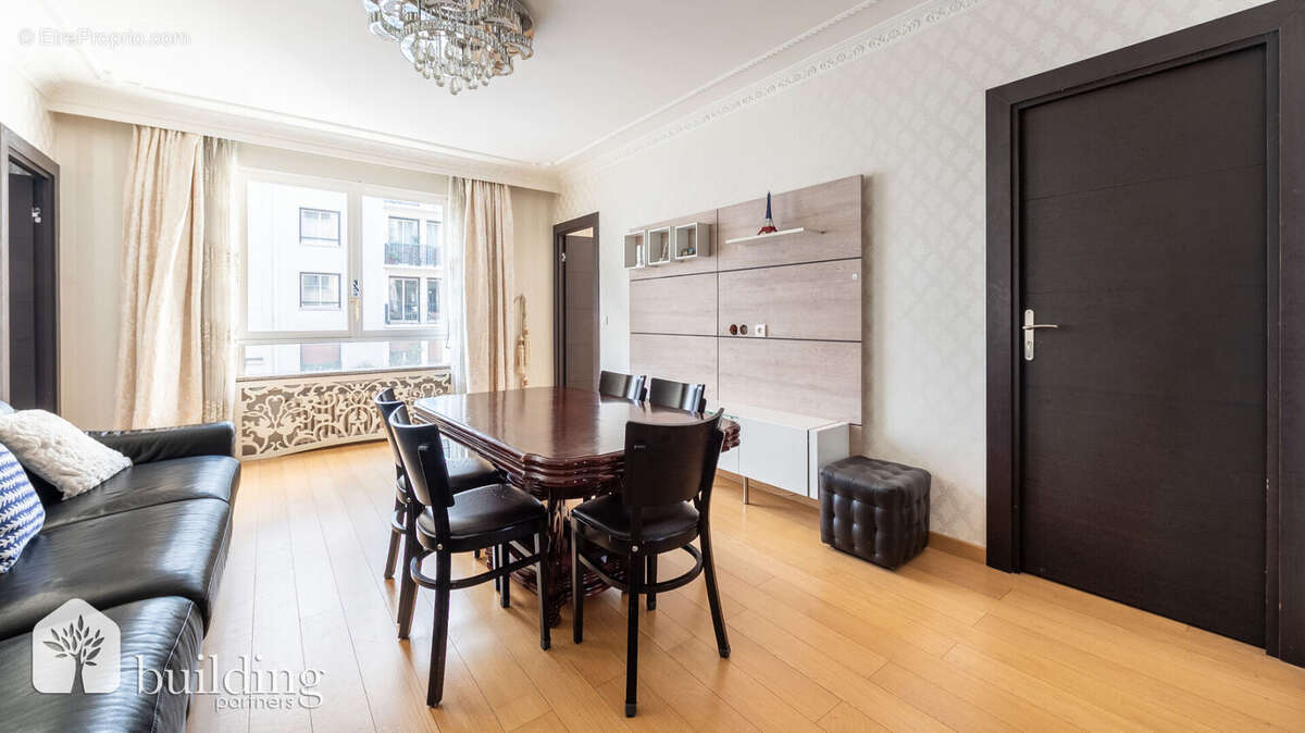 Paris 16ème - Place Victor Hugo - Appartement 5 pièces de 110 m² Carrez - photo 7