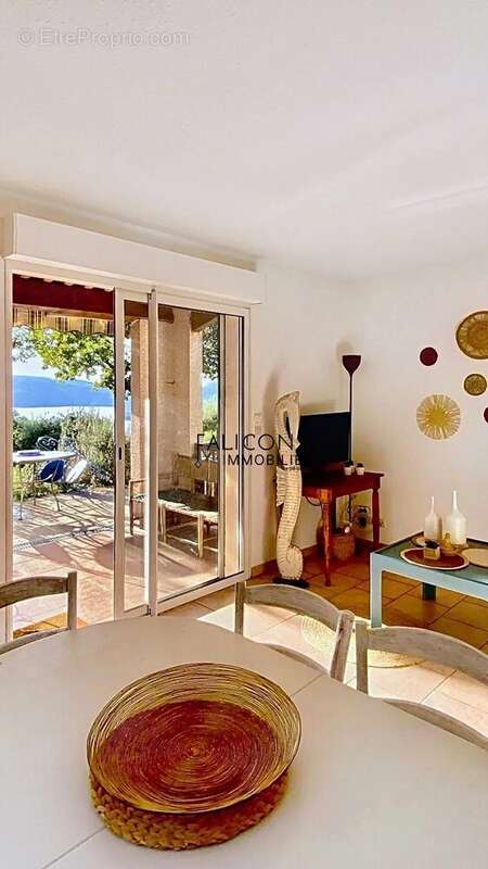 Maison à ESPARRON-DE-VERDON