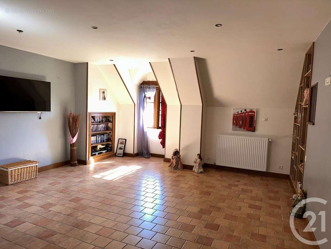 Maison à SUILLY-LA-TOUR