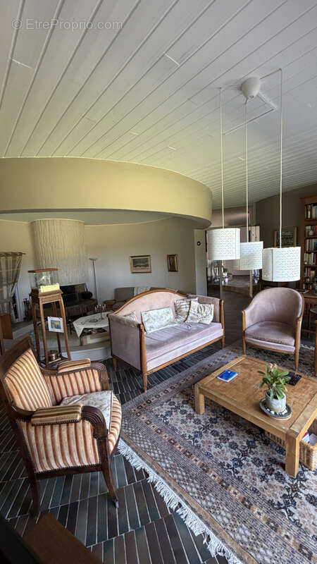 Belle maison d'archi année 70 à marlhes (42) de 214 m2 hab. sur terrain de 6 325 m2 - photo 8