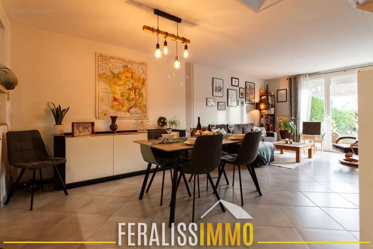 Maison à JOUY-LE-MOUTIER