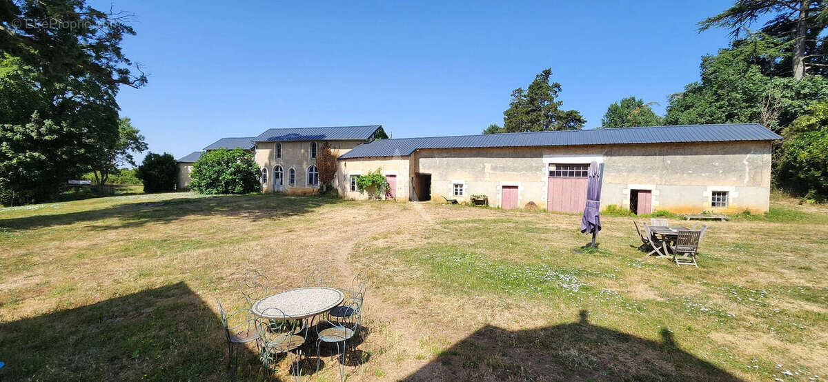 Maison à VIVONNE