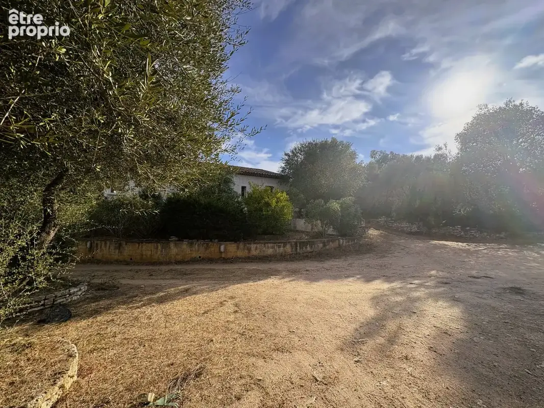 Villa avec piscine sur 5 000 m2 de terrain - photo 31