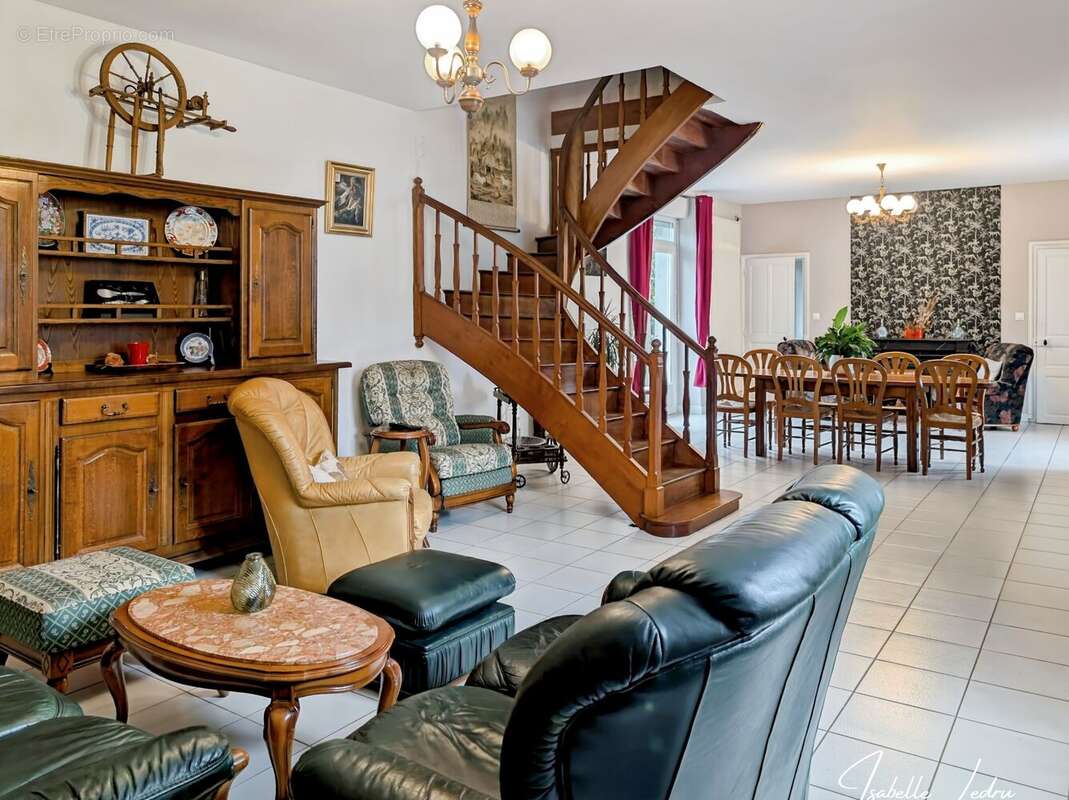 Maison à LA CHAPELLE-GLAIN