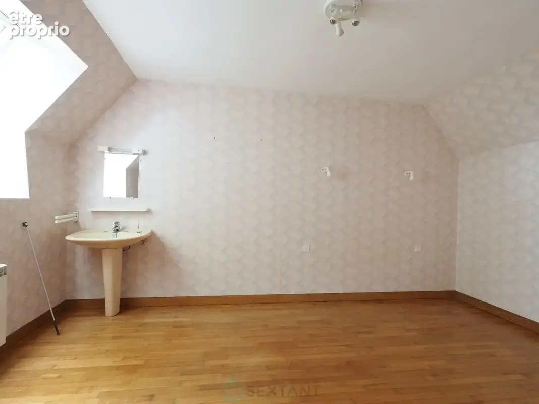 Agréable propriété ancienne en pierres avec dépendance et puits - photo 11