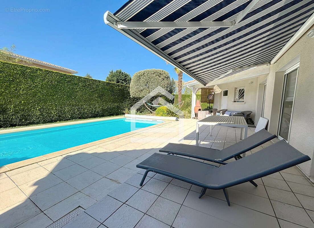 Maison à BLANQUEFORT