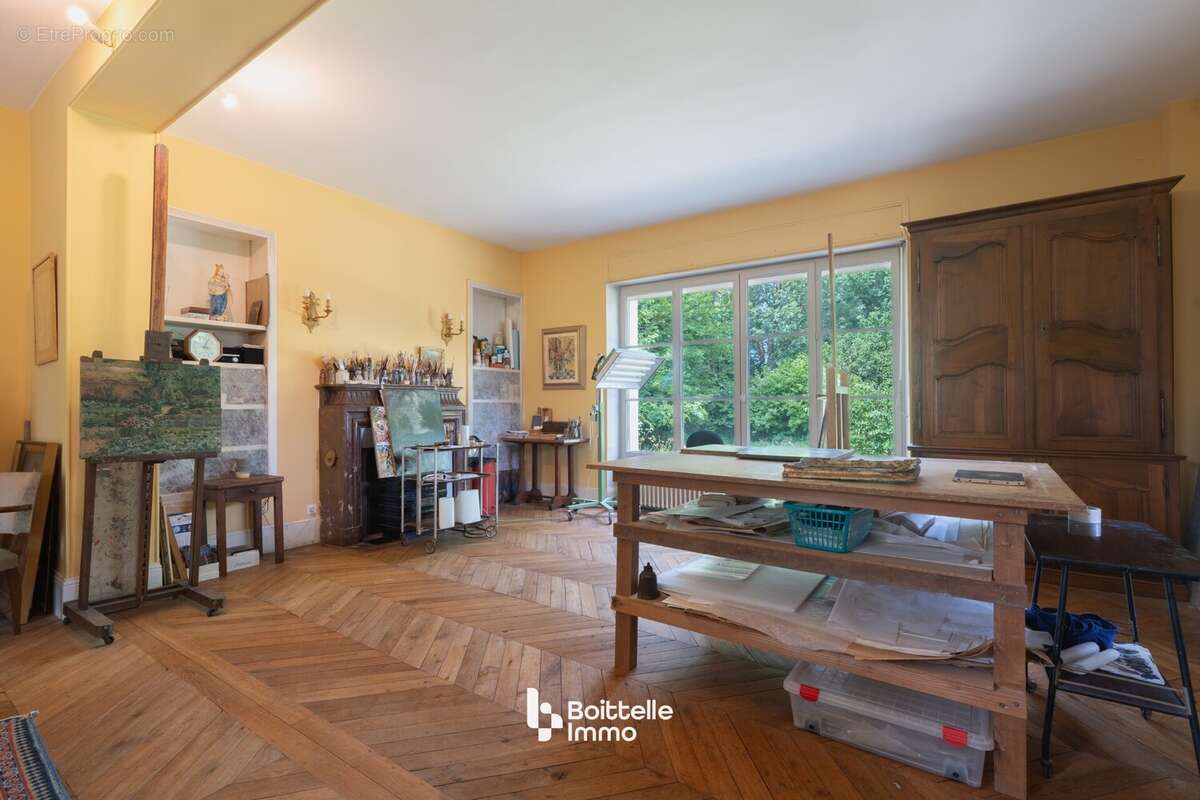 Maison à VARENNES-SUR-SEINE