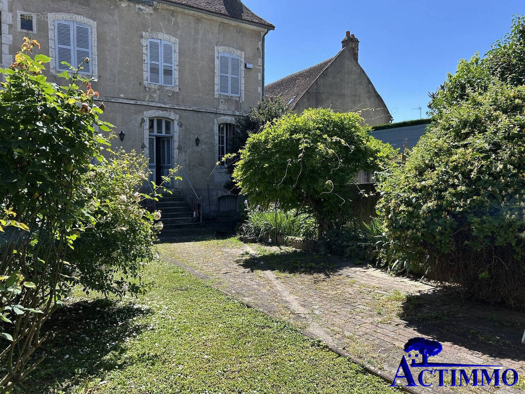 Maison à JOIGNY