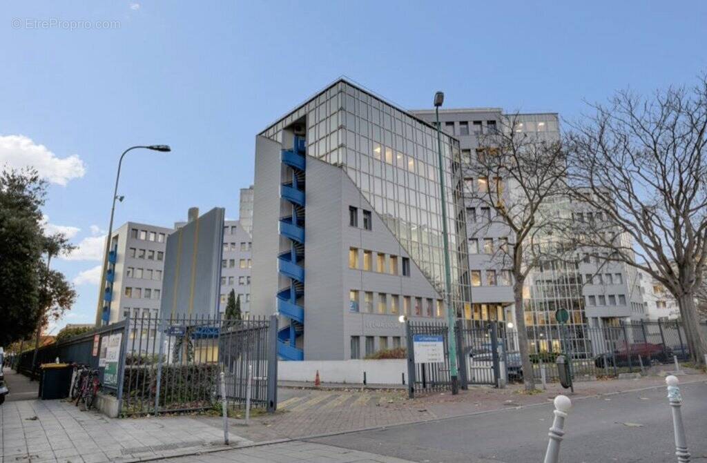 Commerce à COLOMBES