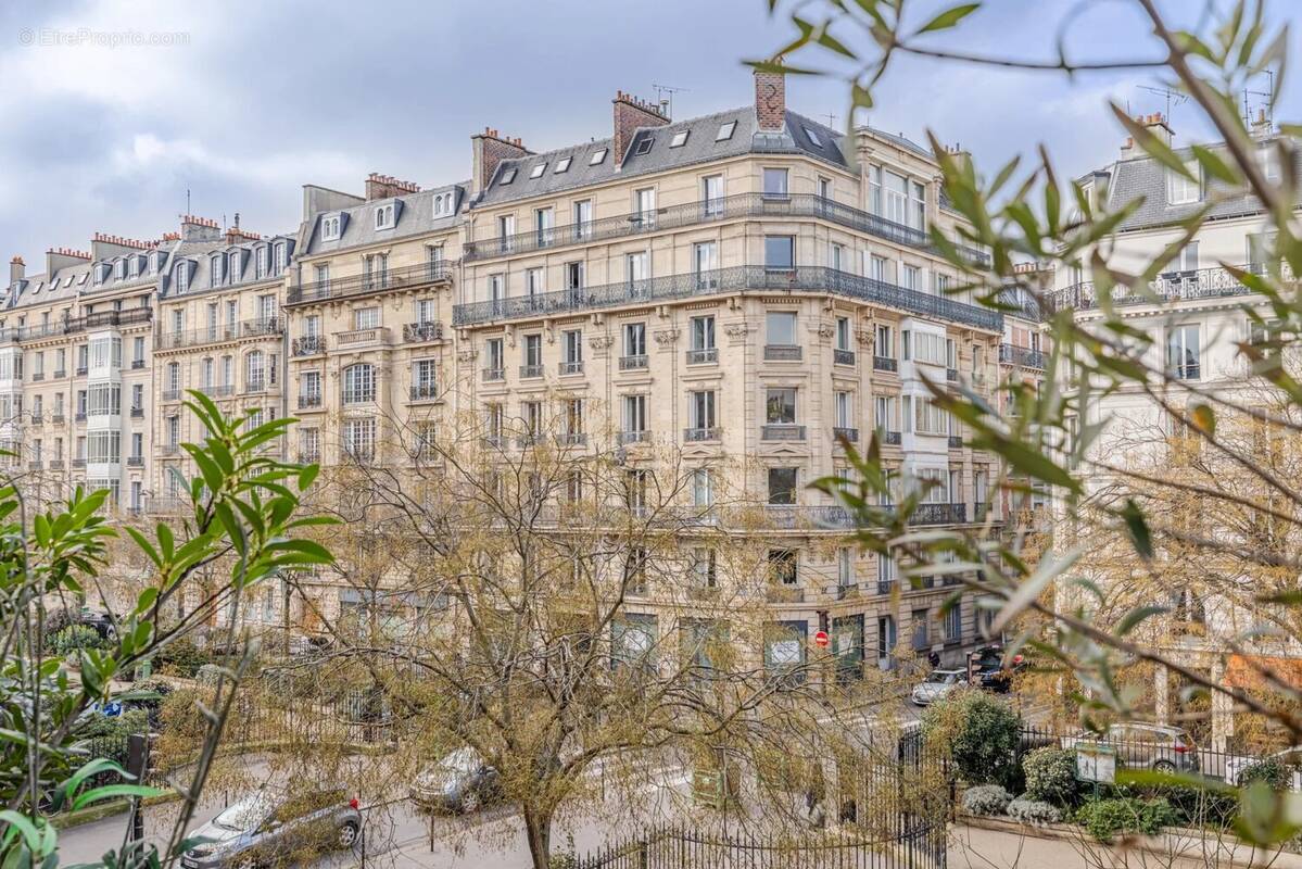 Appartement à PARIS-17E