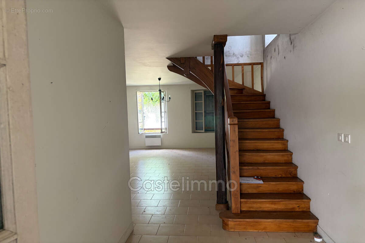 Maison 544 m² à Miramont-De-Quercy  - photo 3