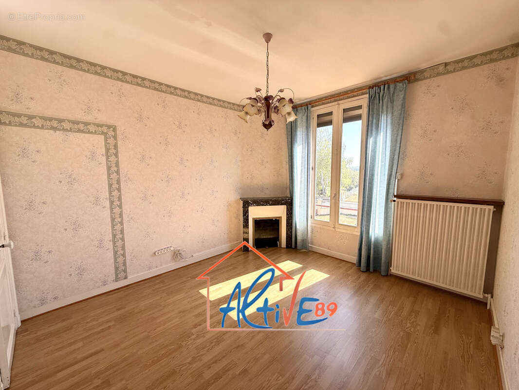 Maison des années 30 à Gurgy de 180m2 - photo 9