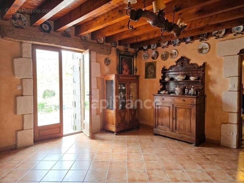 Maison à ROMENAY