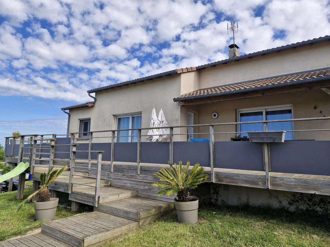 Maison à SAINTE-RADEGONDE