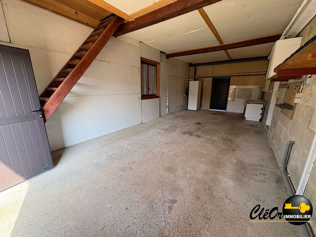 Maison à LA CHAPELLE-NAUDE