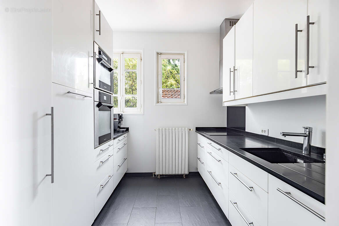 VERSAILLES  - Maison 200 m² + studio indépendant de 26 m². - photo 4