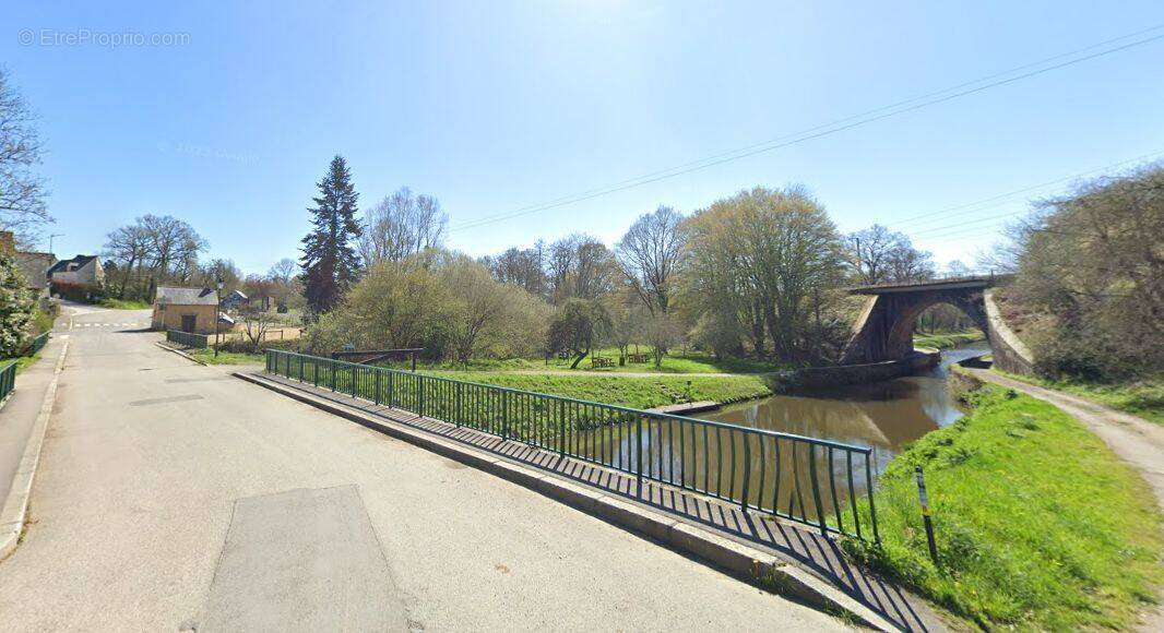 Terrain à SAINT-MEDARD-SUR-ILLE