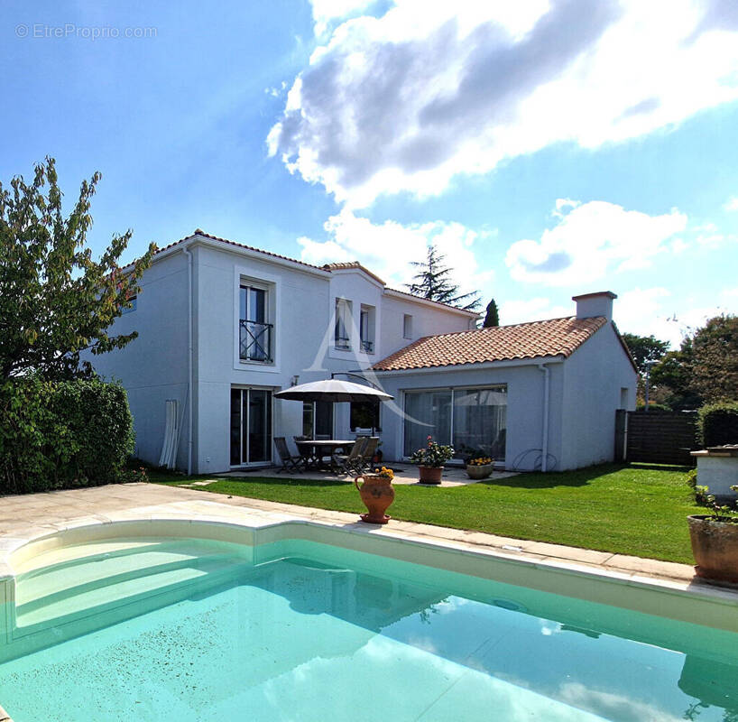 Maison à SAINT-SEBASTIEN-SUR-LOIRE