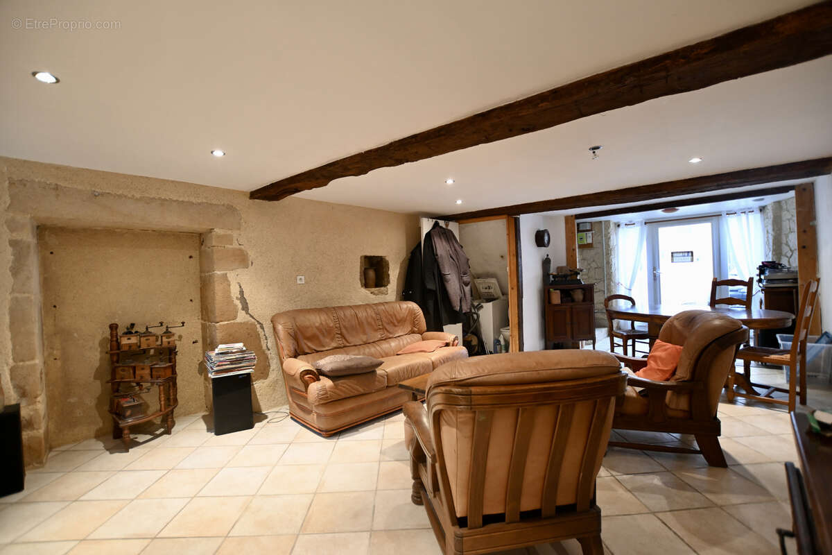 Maison à AVALLON